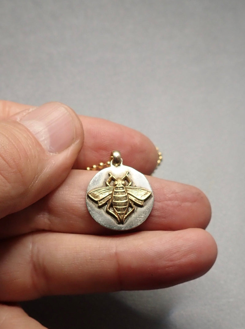 BEE PENDANT & 14K GF CHAIN