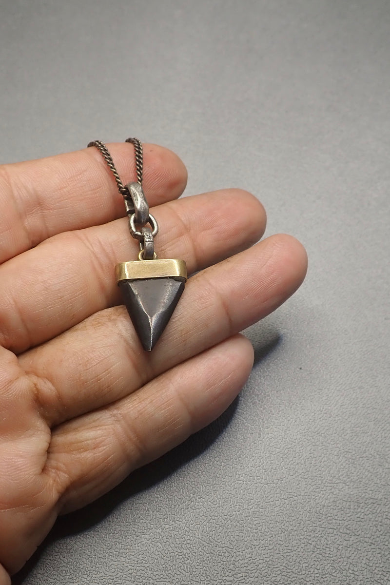 BLACK HORN THOOT NECKLACE