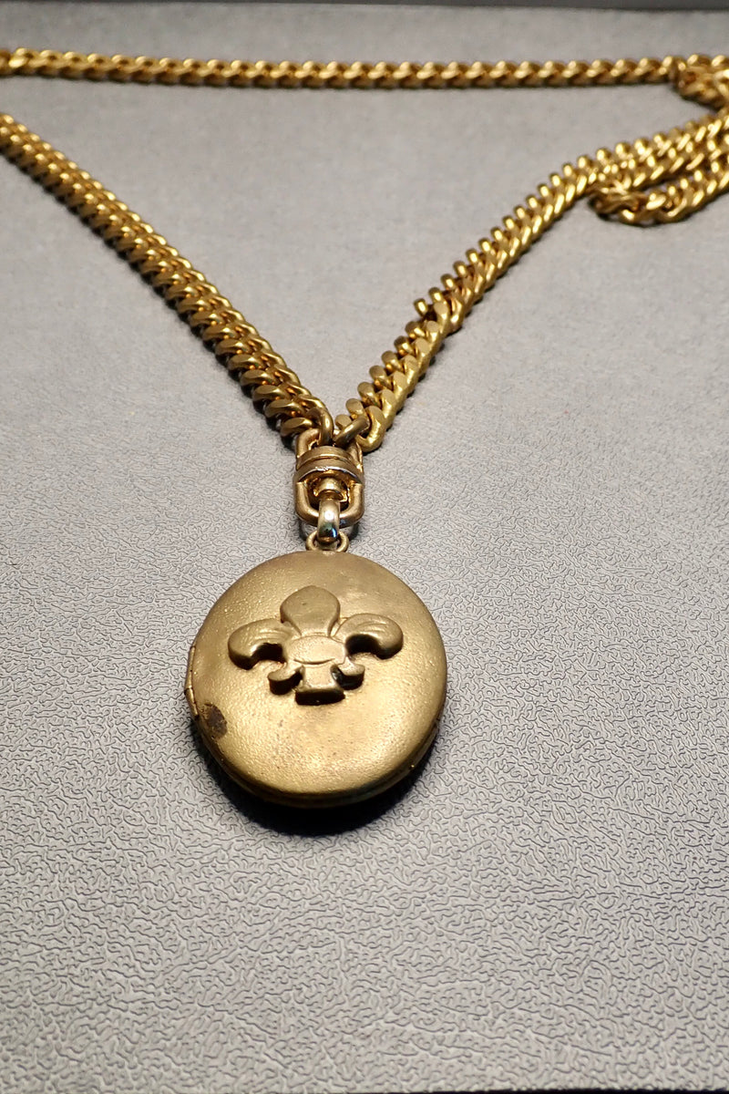 FLEUR DE LIS PENDANT NECKLACE