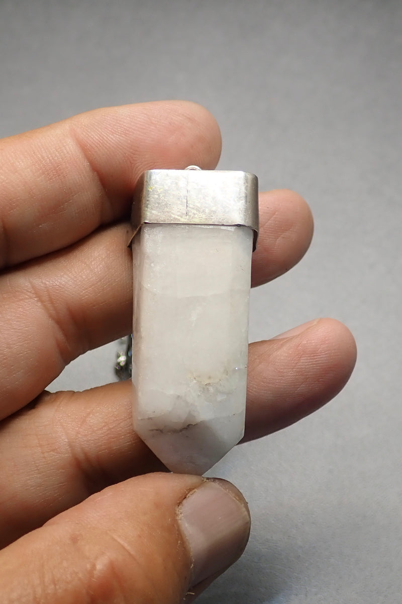 WHITE ROCK CRYSTAL NECKLACE