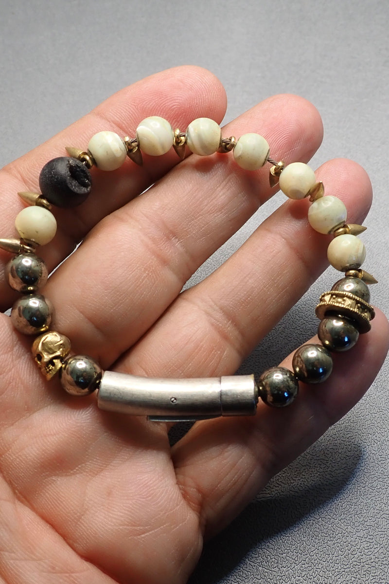 SPIKES MOTHER PEARL STONE BRACELET
