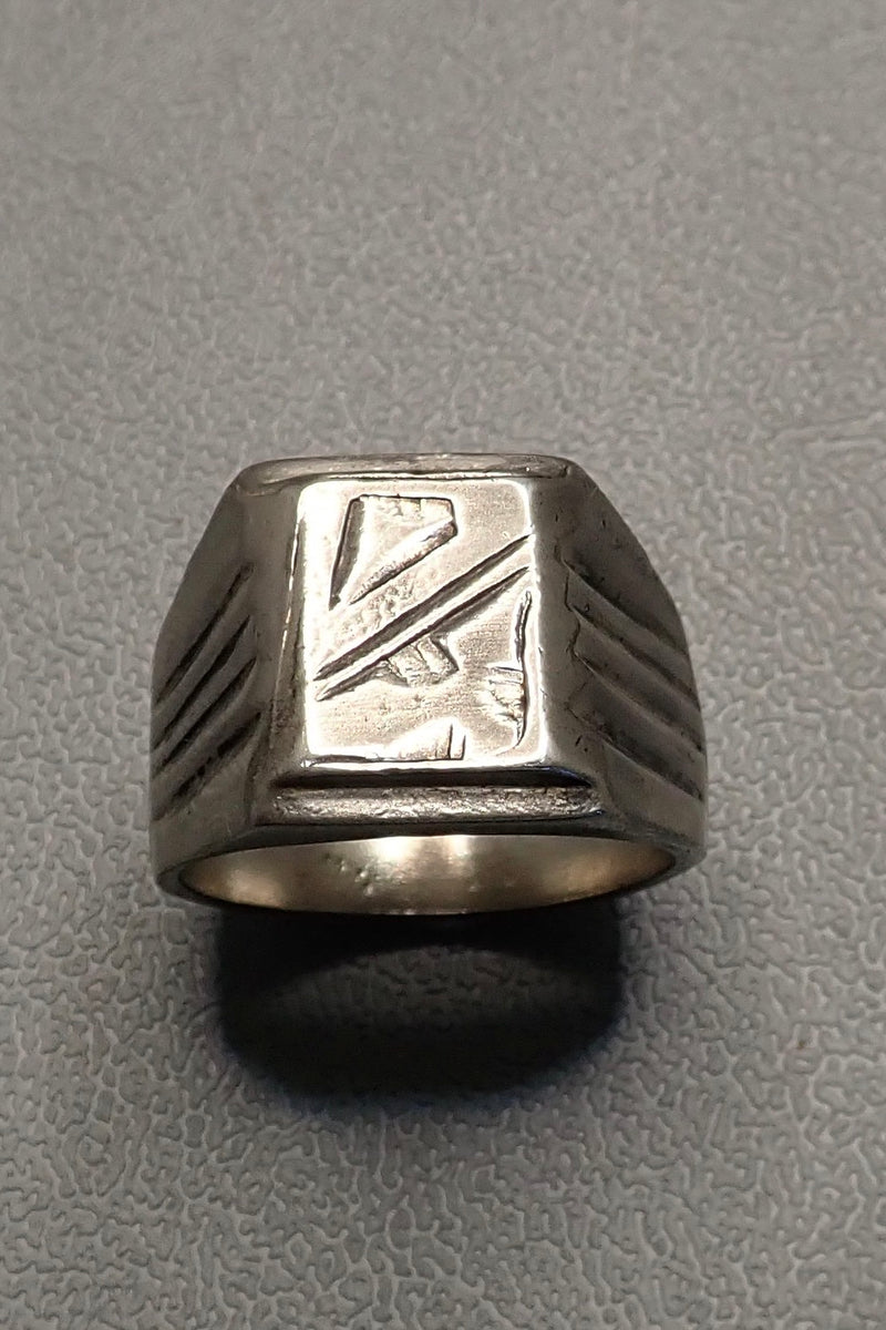 SIGNET RING