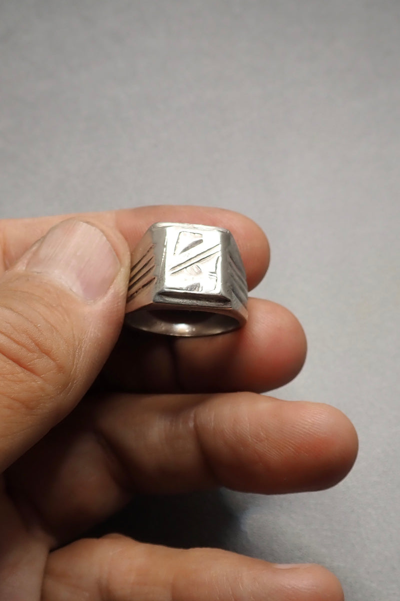 SIGNET RING