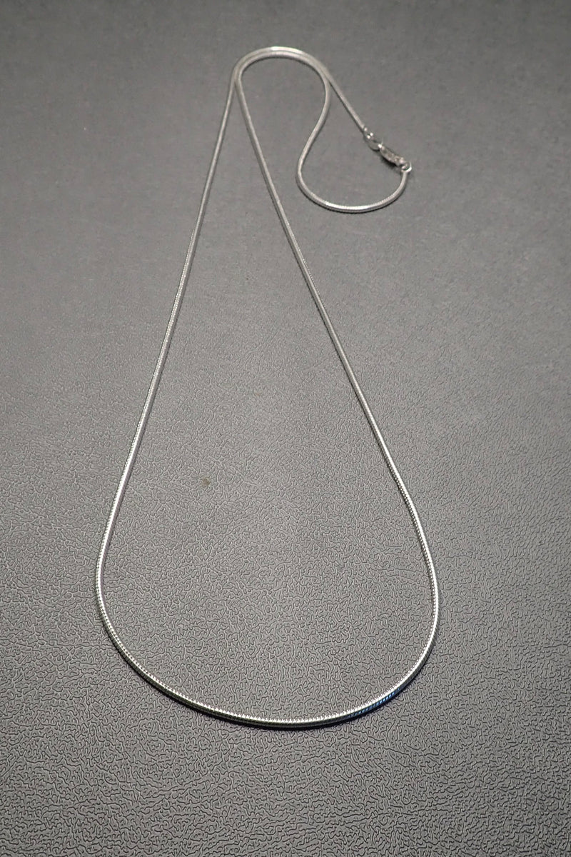 SILVER SNAKE CHAIN