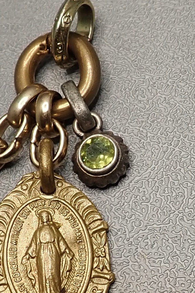 MEDAL & HORN PENDANT