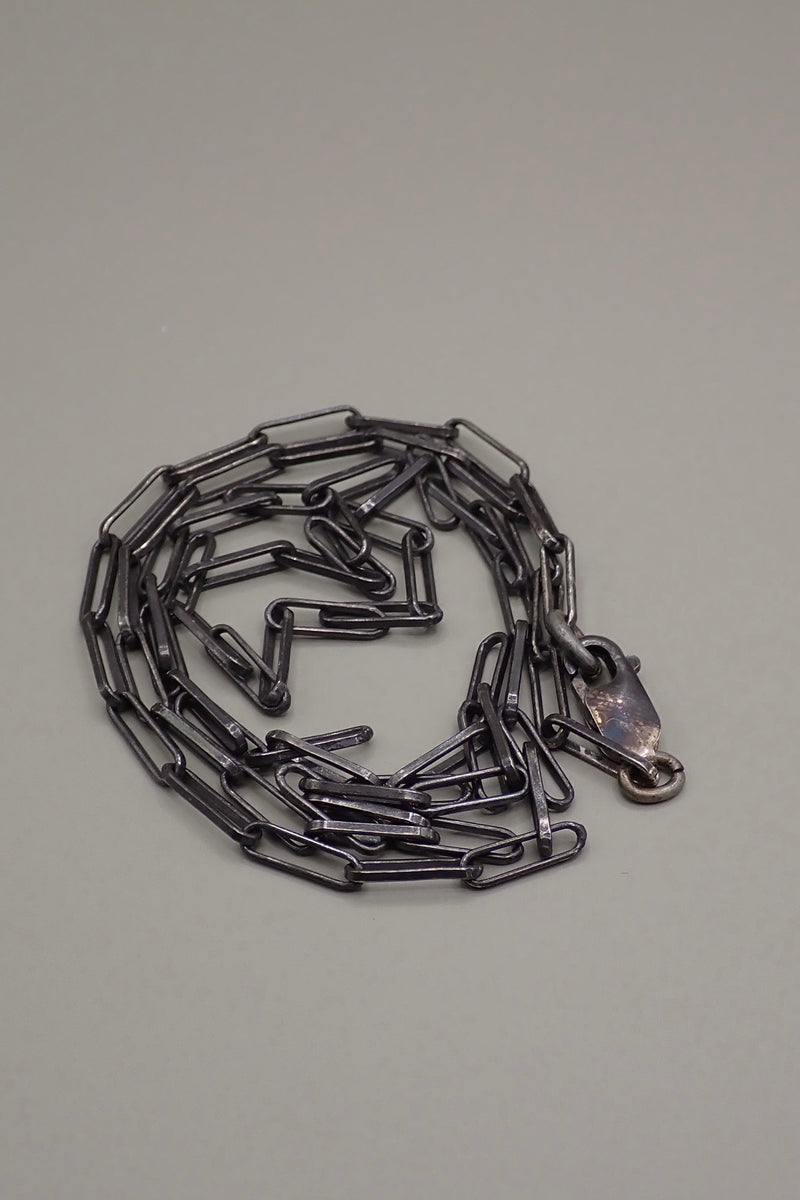 OXIDIZED PAPER CLIP CHAIN