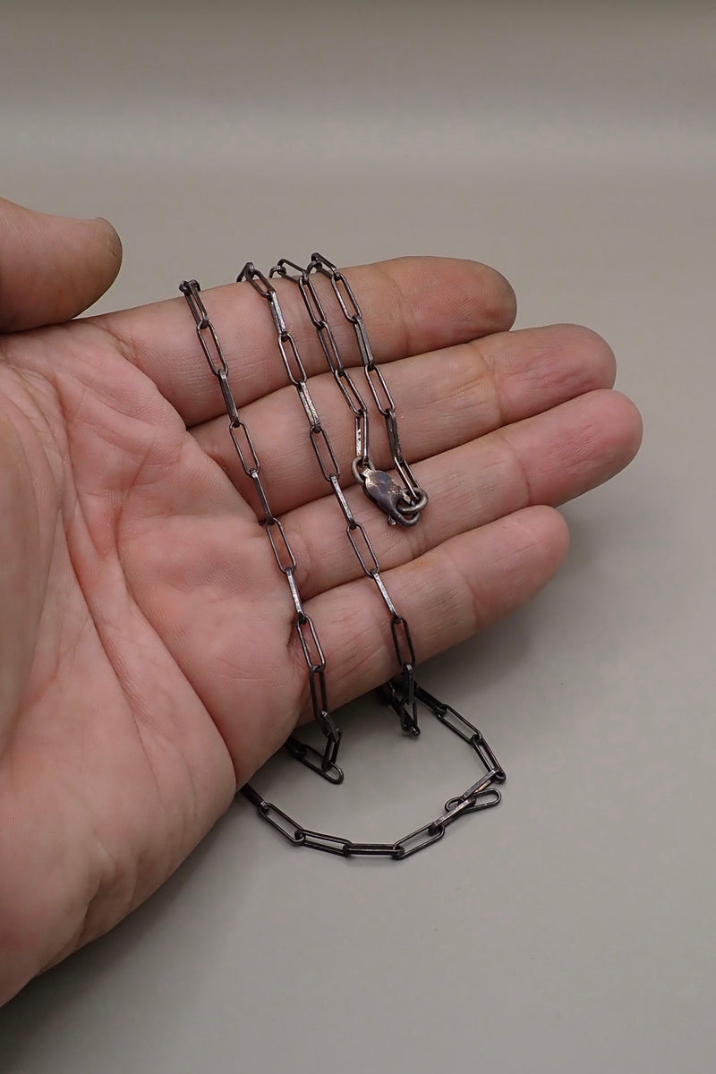 OXIDIZED PAPER CLIP CHAIN