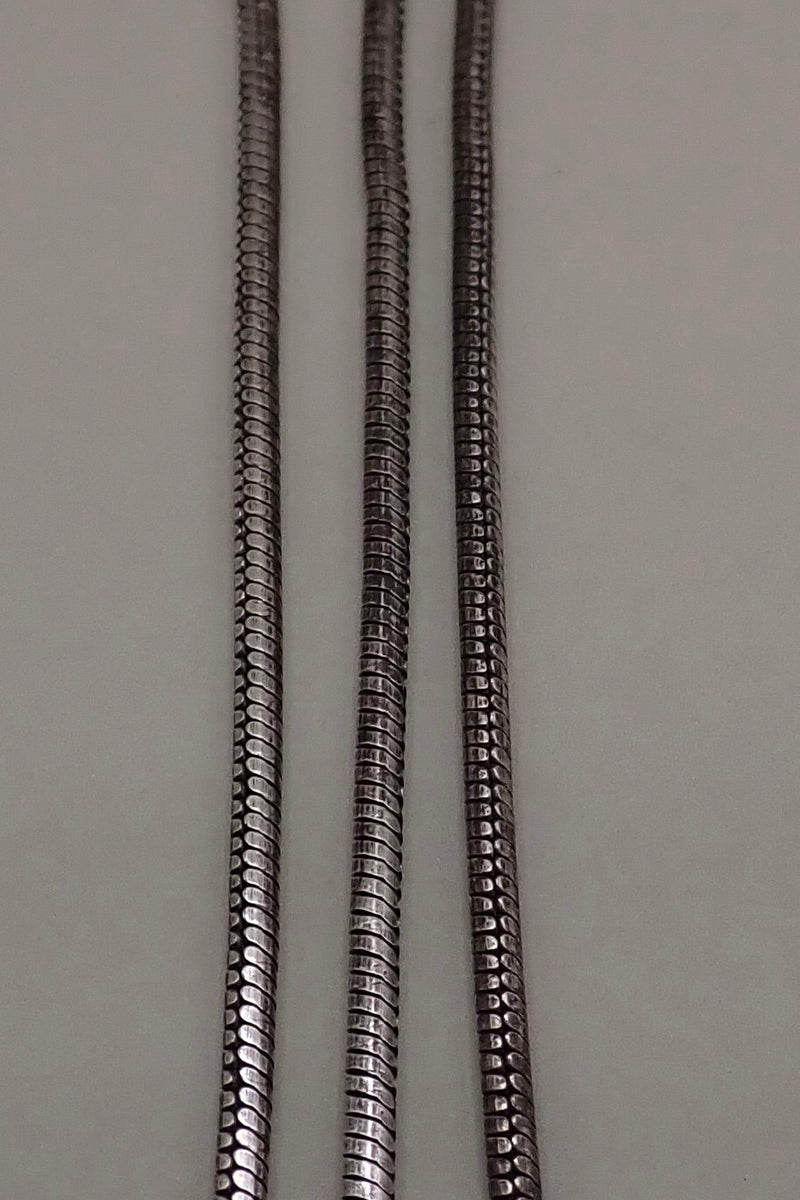OXIDIZED SNAKE CHAIN