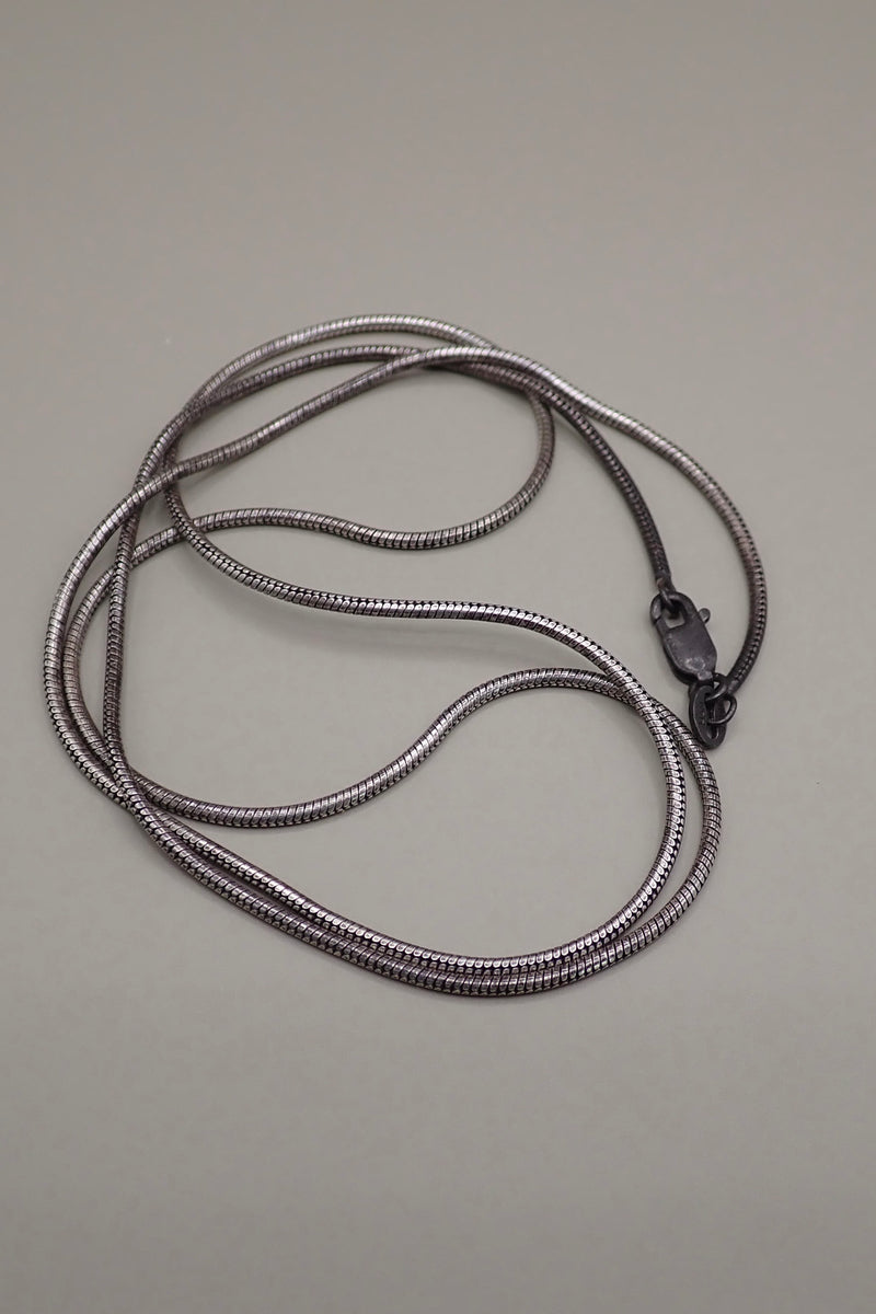OXIDIZED SNAKE CHAIN