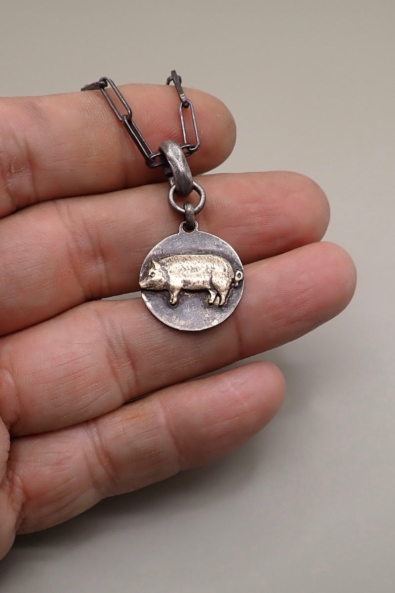 PIGGIE PENDANT NECKLACE I