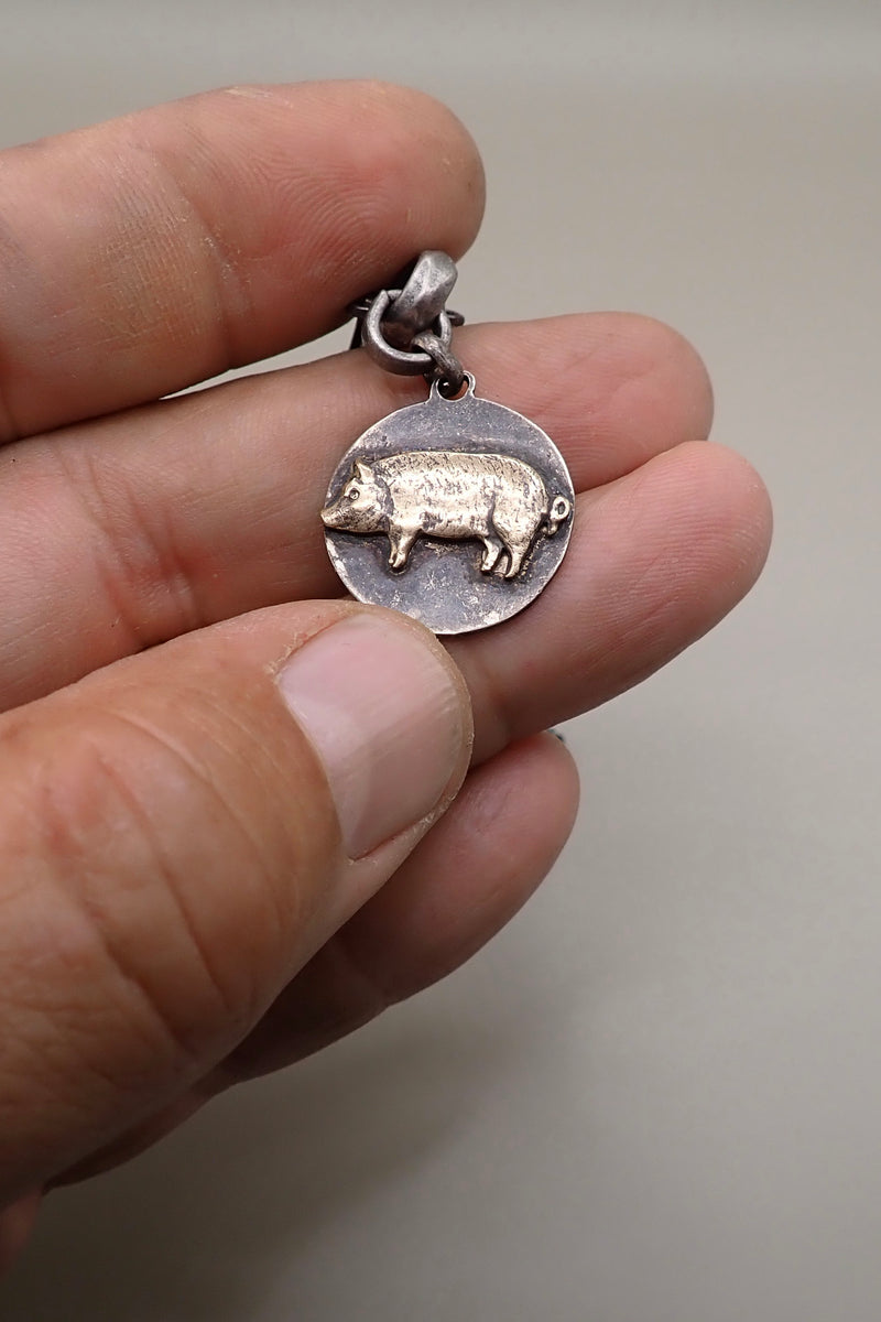 PIGGIE PENDANT NECKLACE I