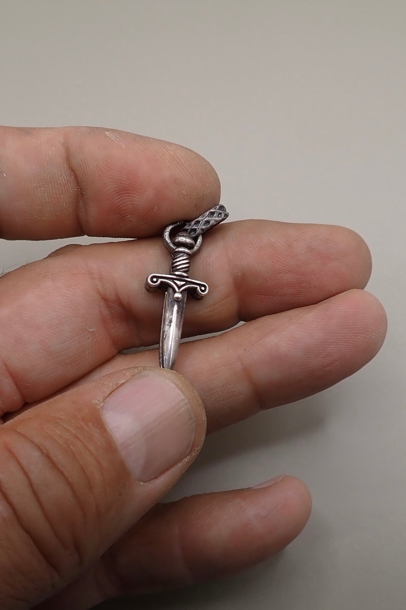 SMALL SILVER DAGGER PENDANT