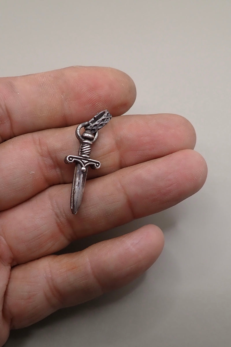 SMALL SILVER DAGGER PENDANT
