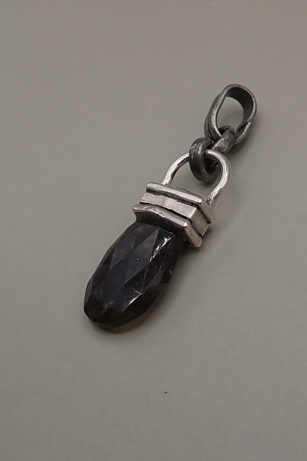 LABRADORITE PROTECTOR PENDANT