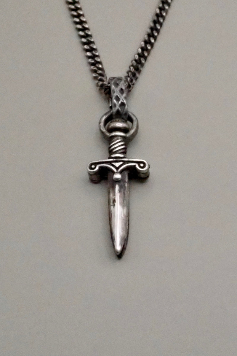 SMALL DAGGER NECKLACE