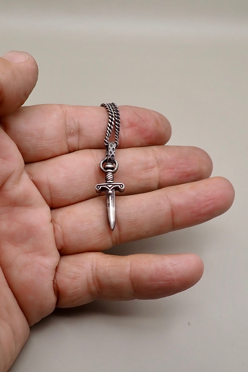 SMALL DAGGER NECKLACE