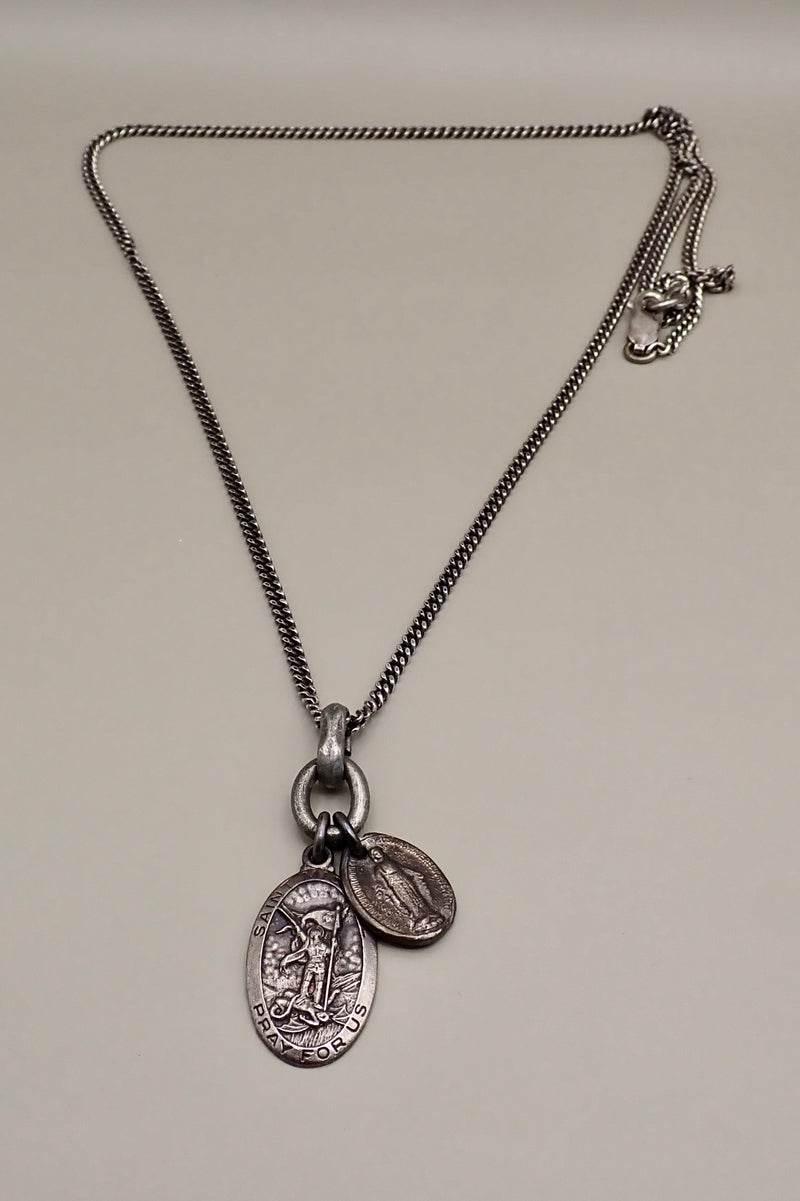 MEDALS NECKLACE