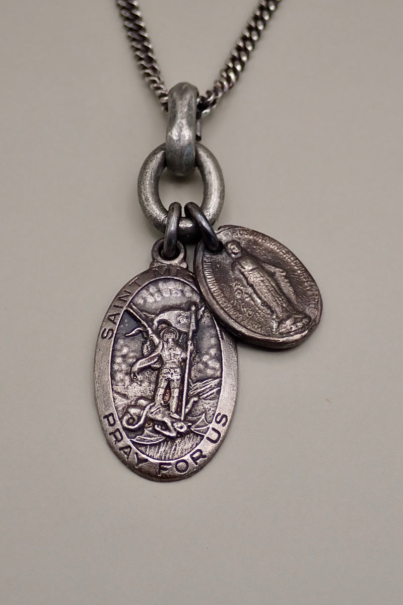 MEDALS NECKLACE