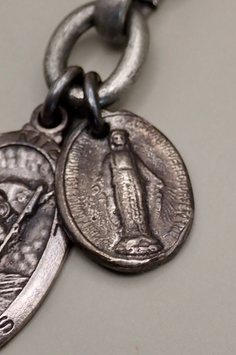 MEDALS NECKLACE