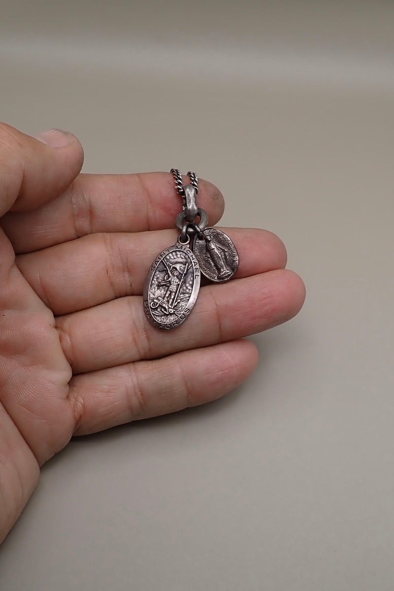 MEDALS NECKLACE