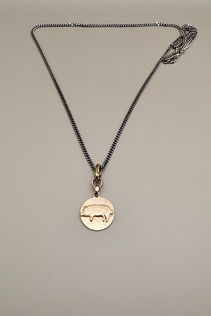 PIGGIE PENDANT NECKLACE