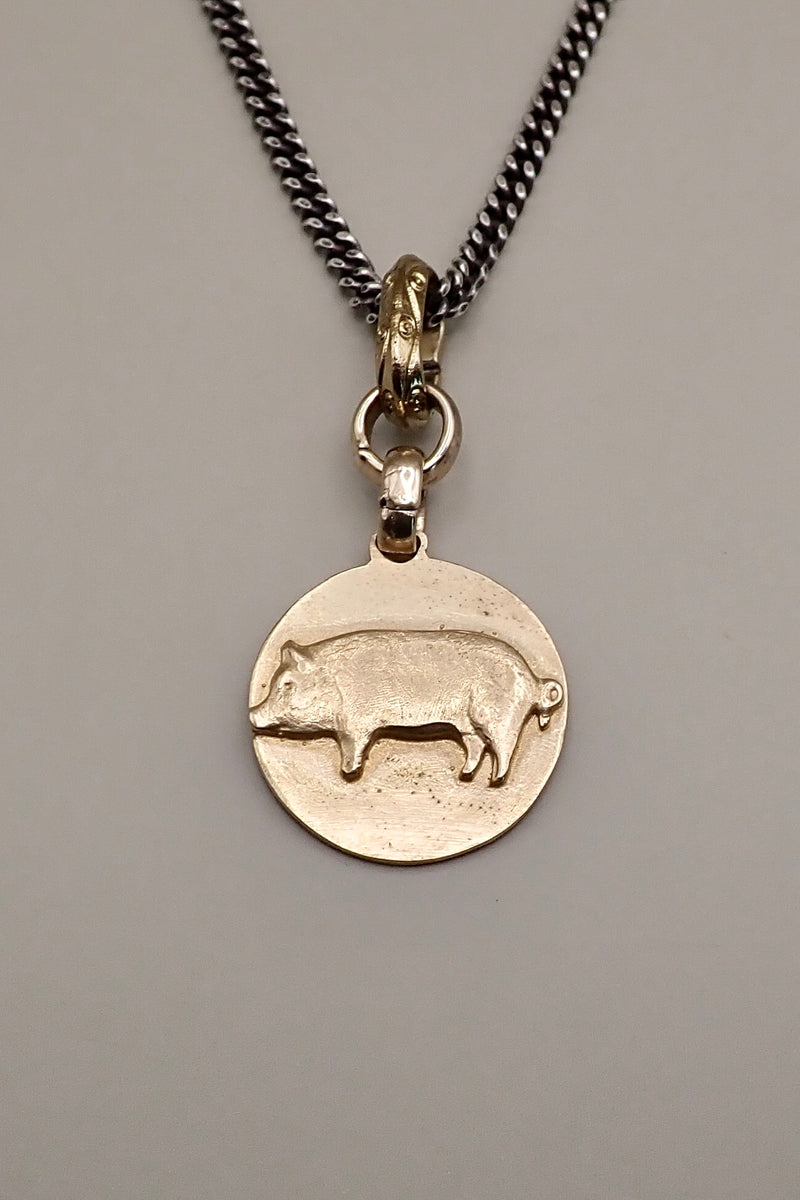 PIGGIE PENDANT NECKLACE