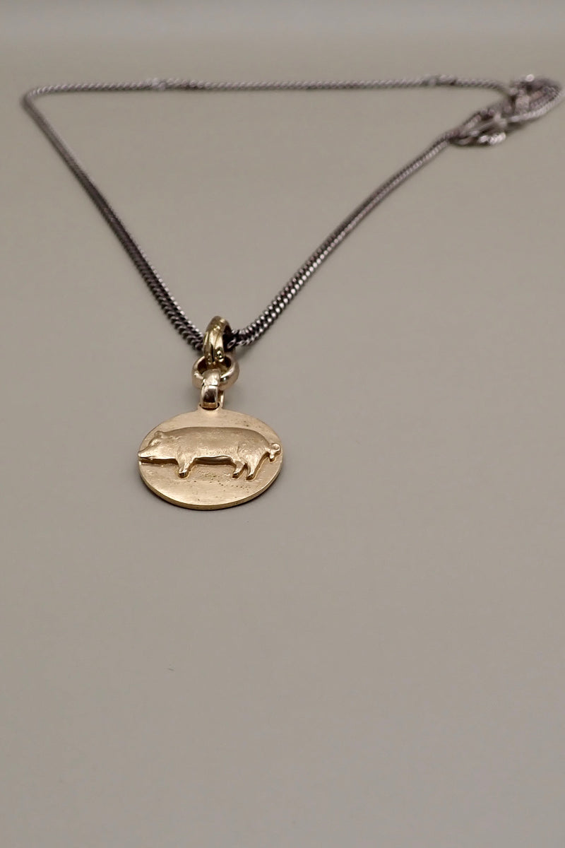 PIGGIE PENDANT NECKLACE