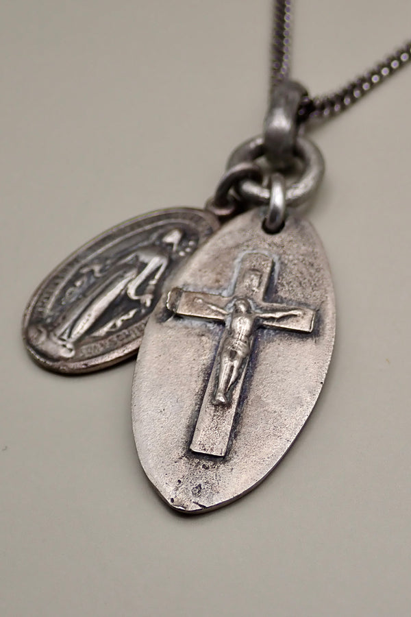 OVAL CROSS & VIRGEN MEDAL
