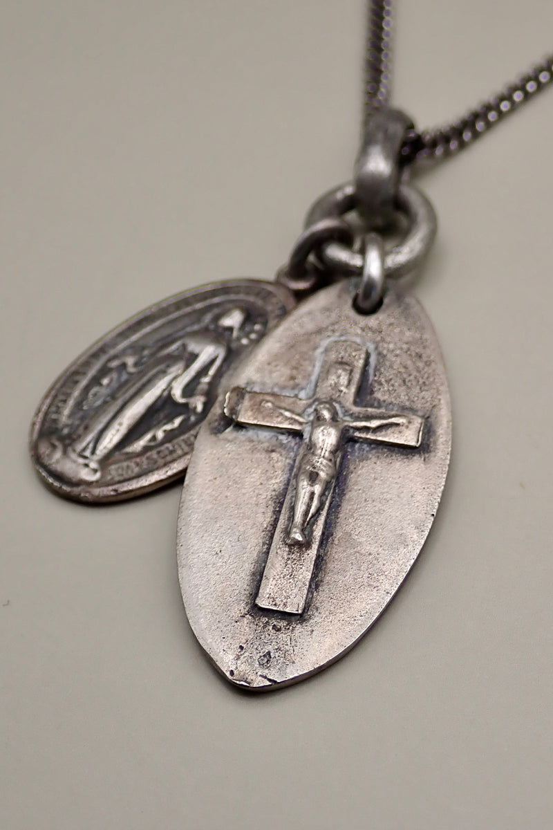 OVAL CROSS & VIRGEN MEDAL