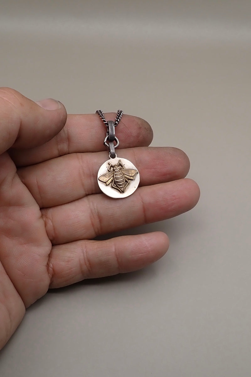 THE BEE PENDANT