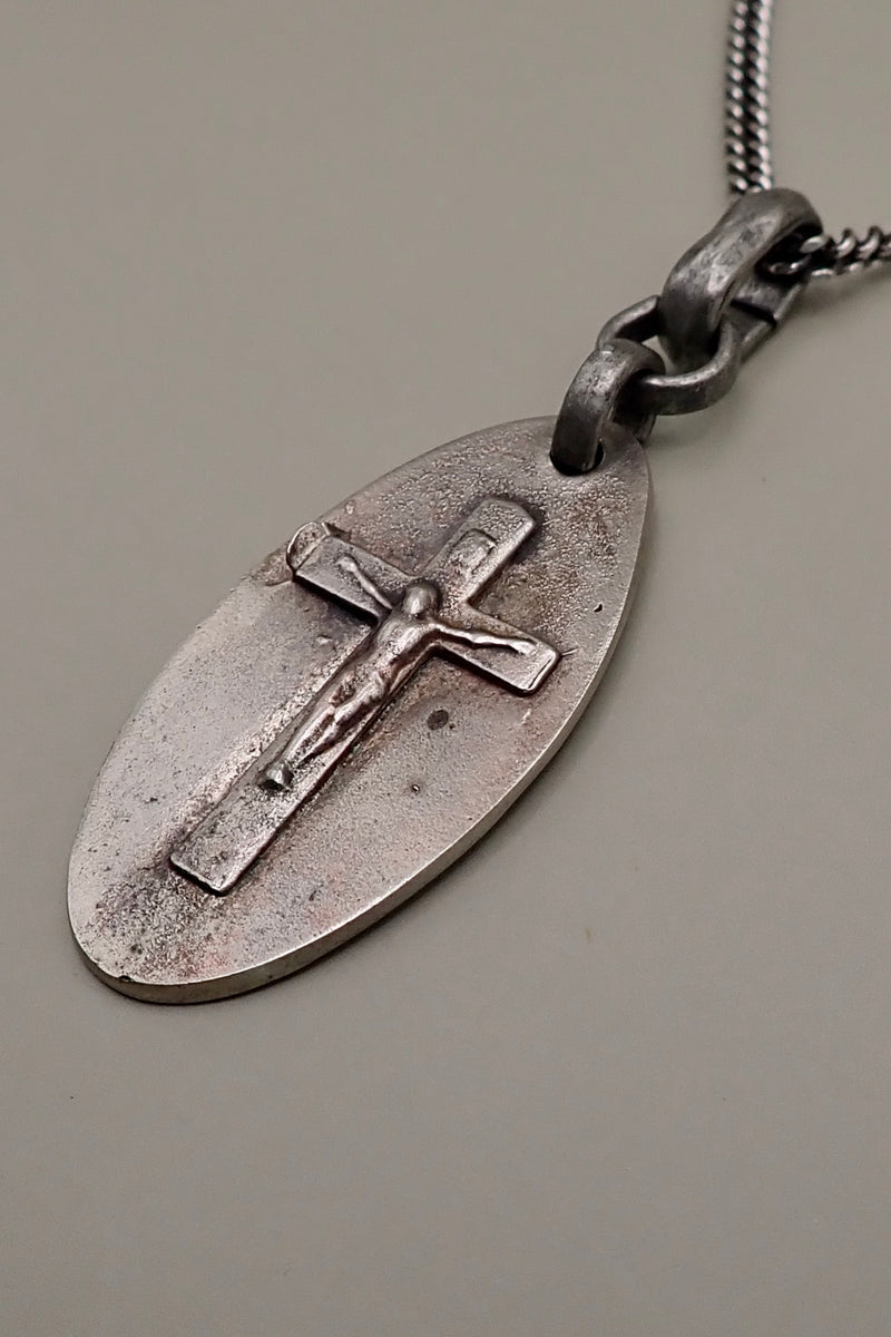 OVAL TAG CROSS NECKLACE