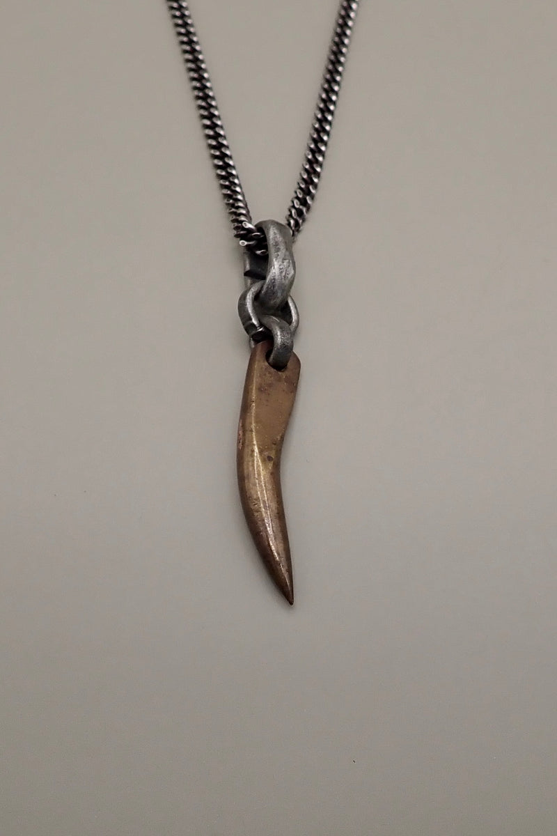 SMALL HORN NECKLACE