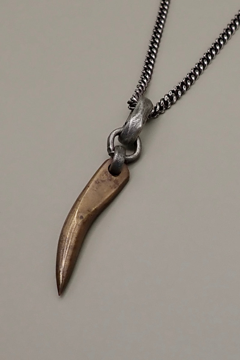 SMALL HORN NECKLACE
