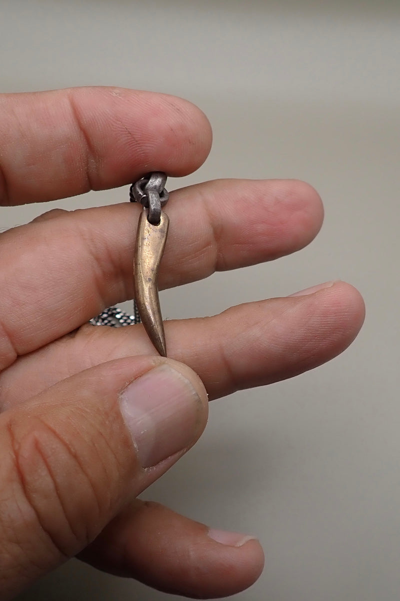 SMALL HORN NECKLACE
