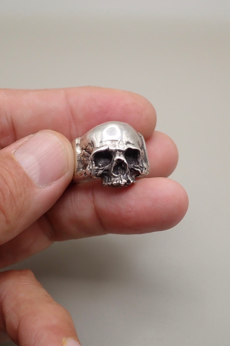 HEAVY SKULL RING