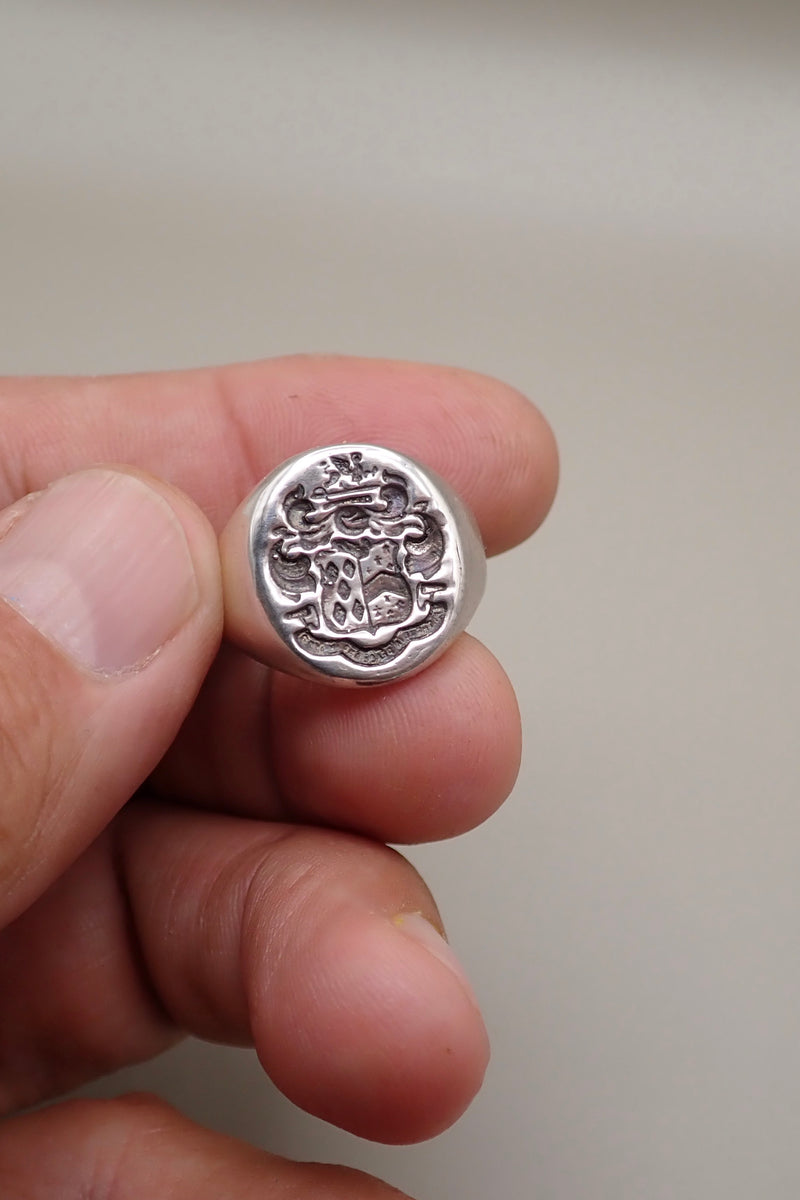 SILVER CREST ARM RING