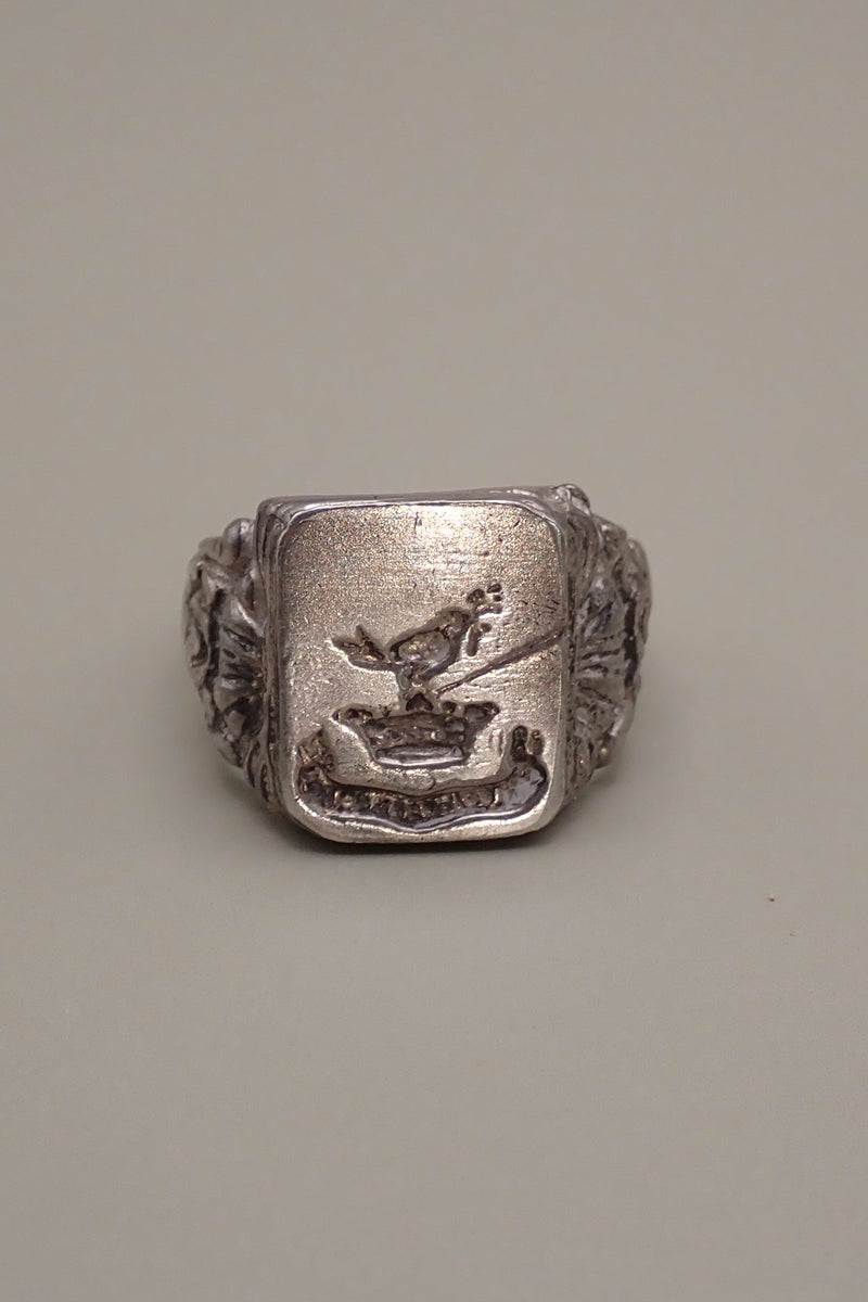 SILVER ARMS SIGNET RING