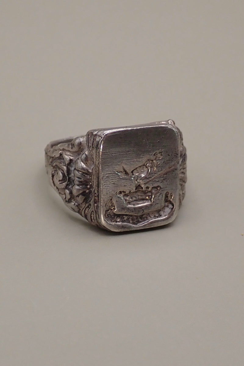 SILVER ARMS SIGNET RING