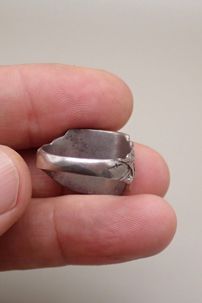 SILVER ARMS SIGNET RING