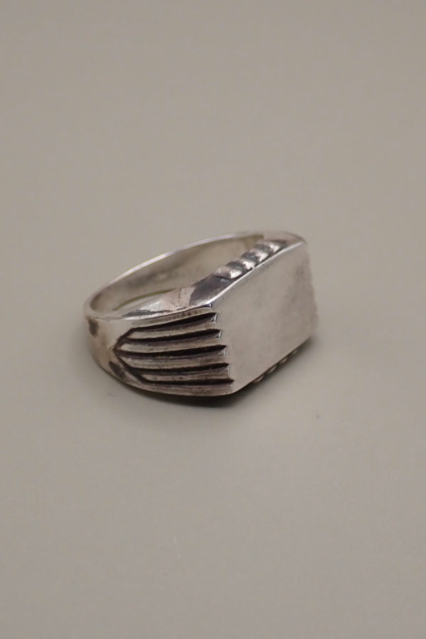 PINKY RING