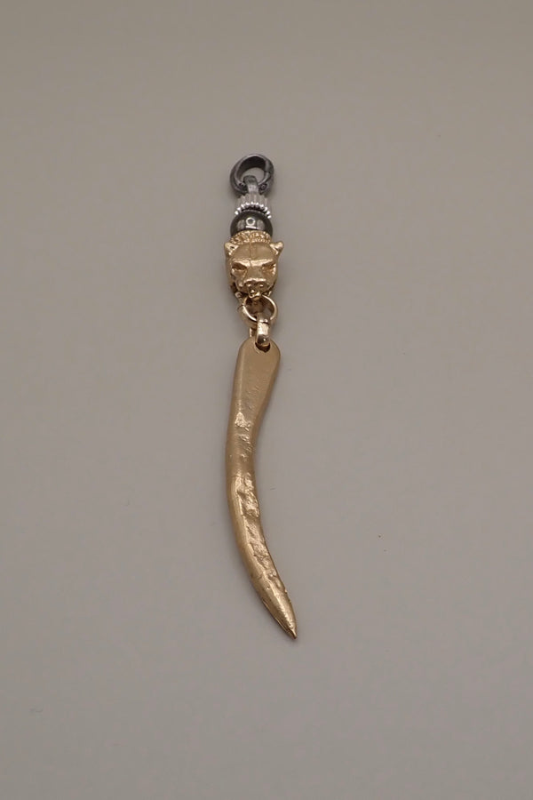 LION HEAD LONG TOOTH PENDANT