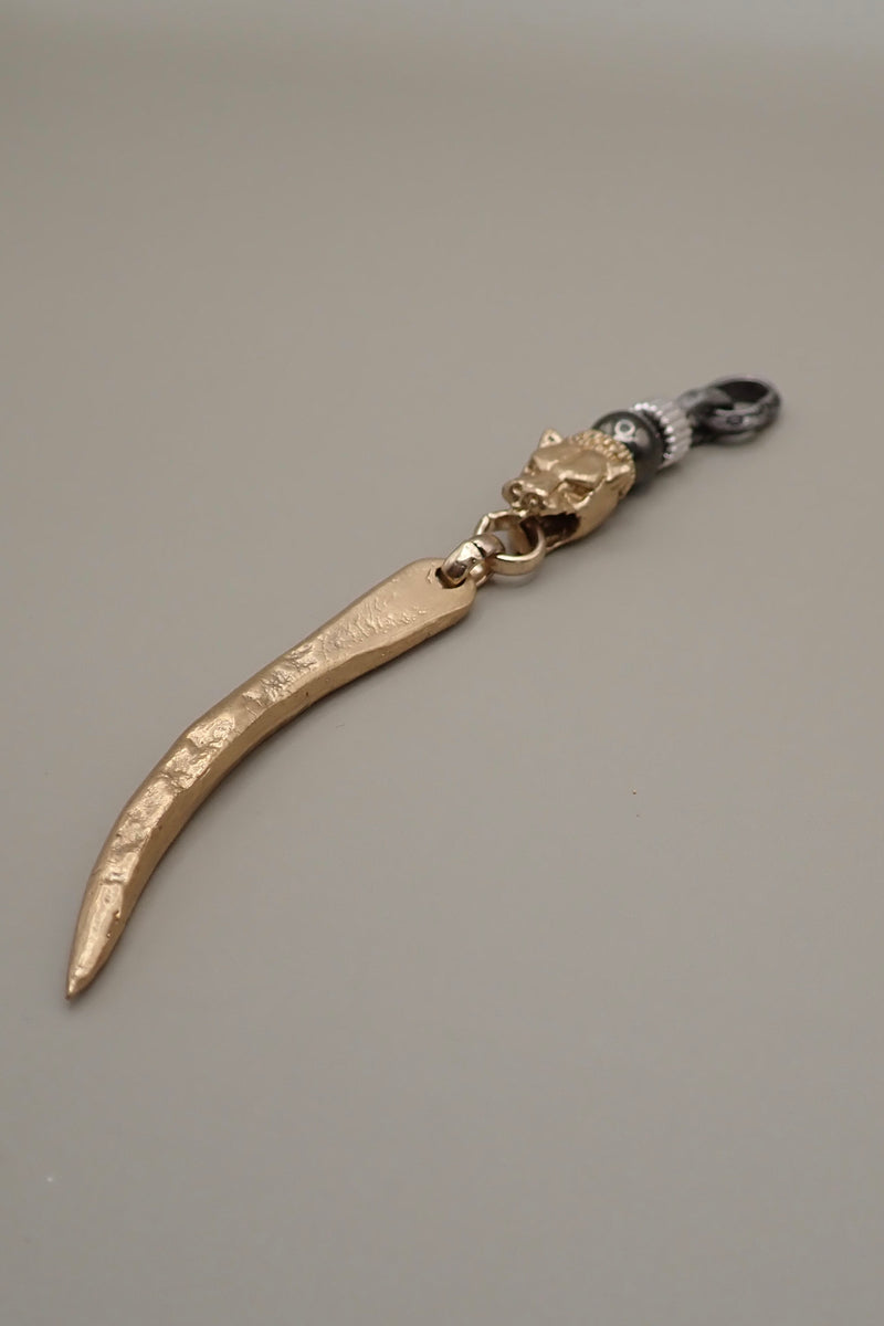 LION HEAD LONG TOOTH PENDANT