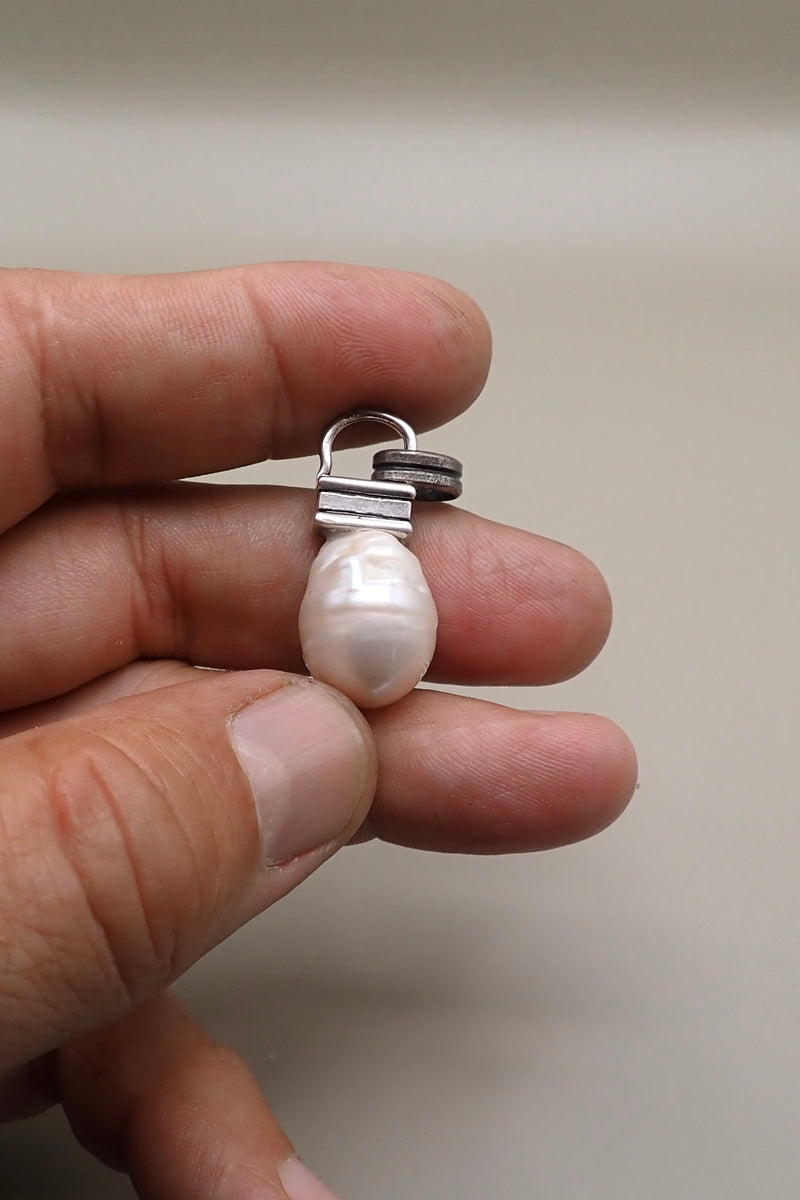 PEARL PENDANT