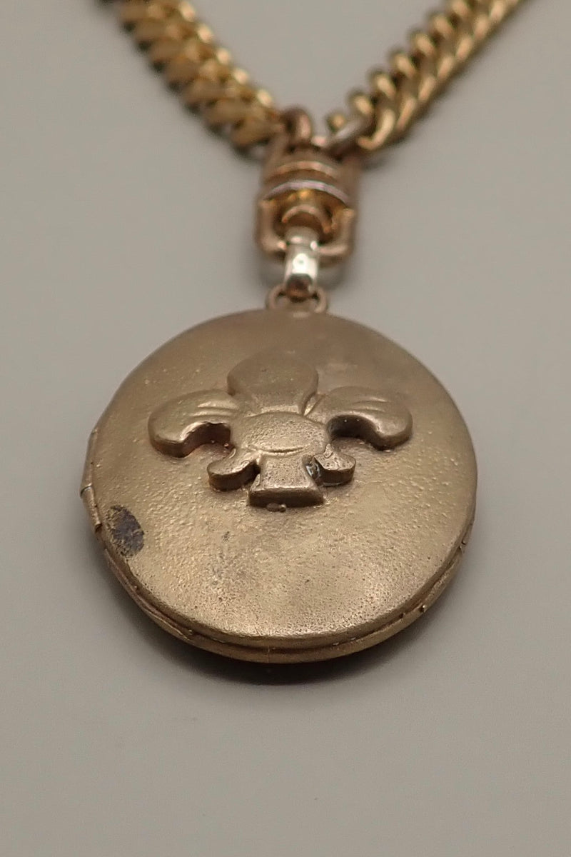 FLEUR DE LIS PENDANT NECKLACE
