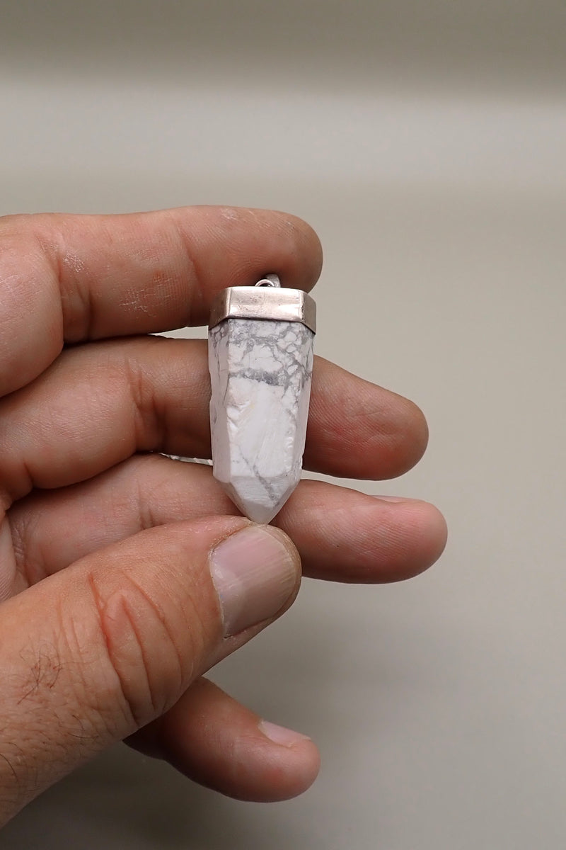 WHITE ROCK CRYSTAL NECKLACE