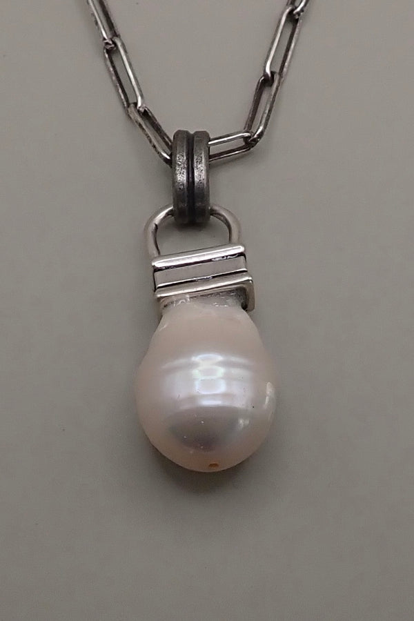 PEARL PENDANT