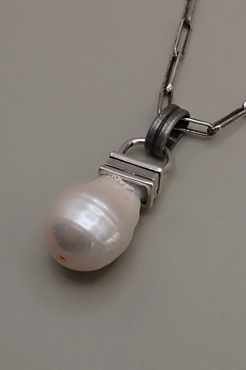 PEARL PENDANT
