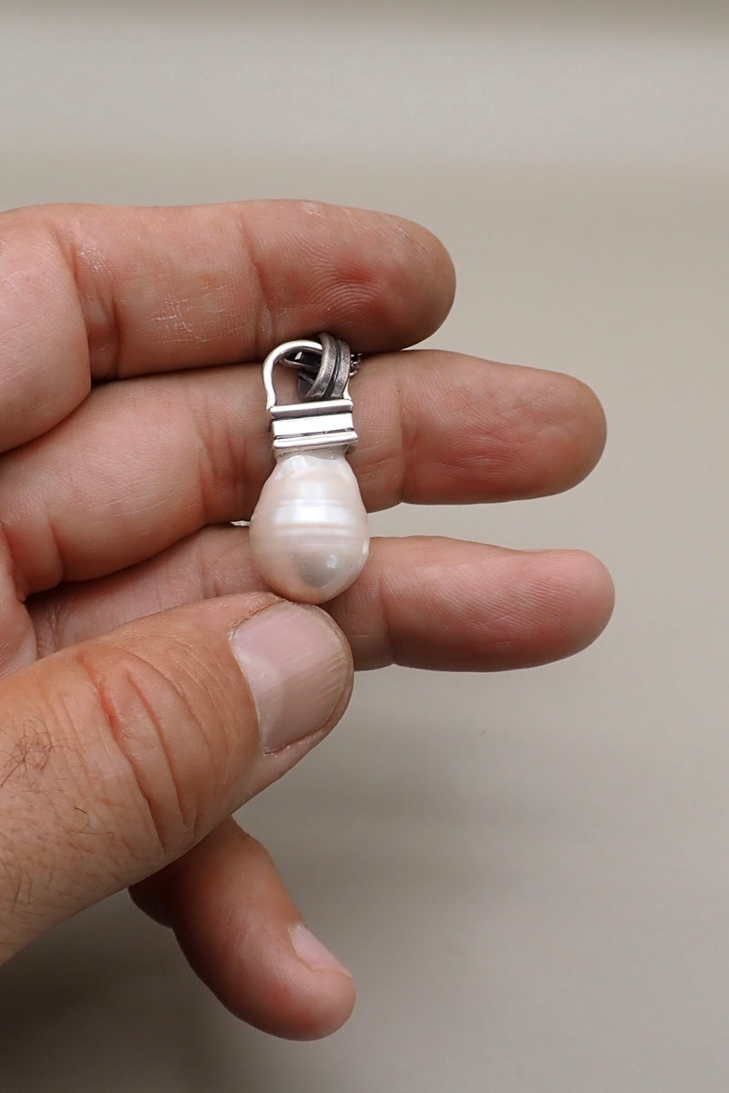 PEARL PENDANT