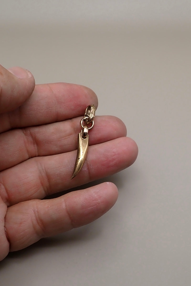 SMALL HORN PENDANT
