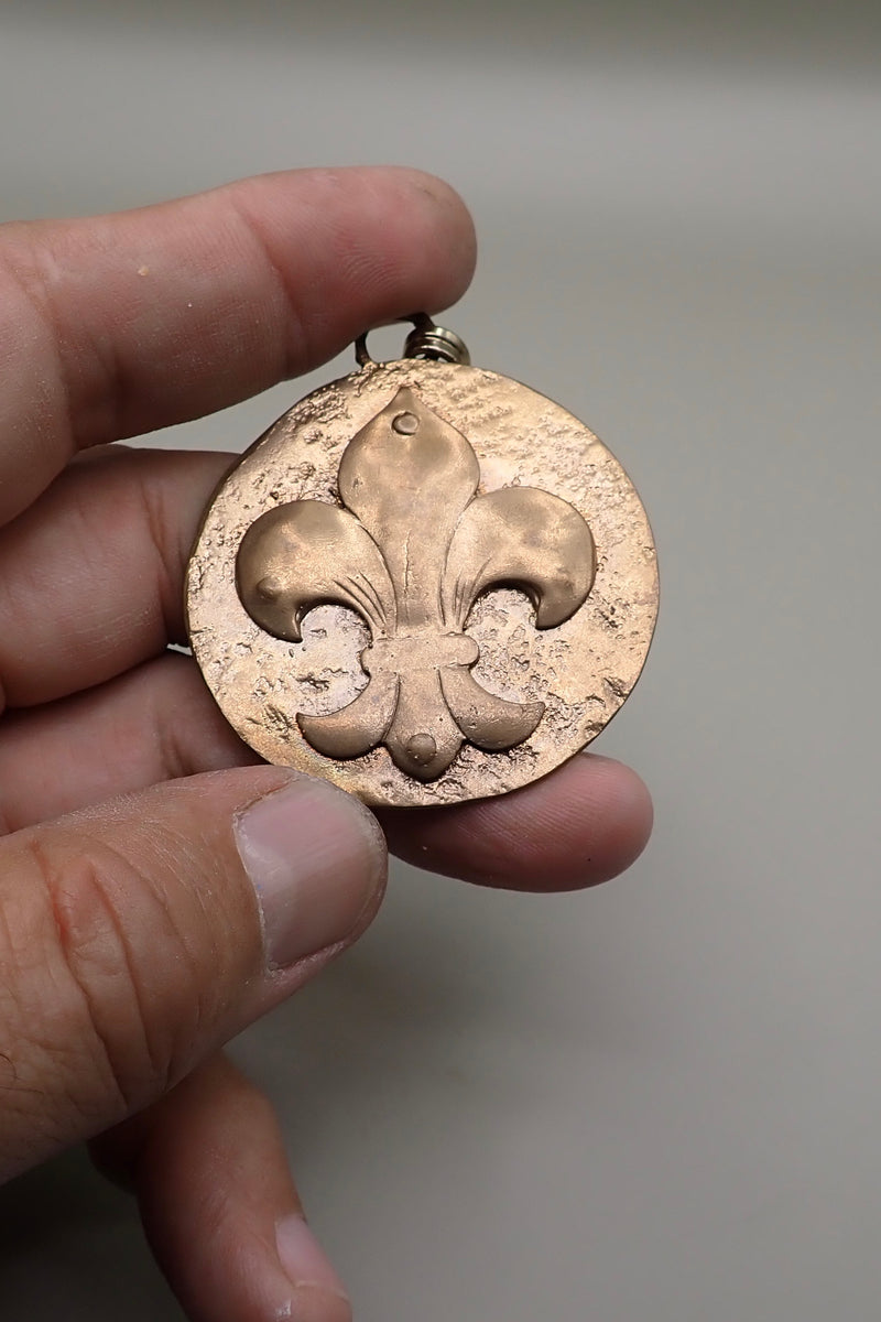 BIG FLEUR DE LIS PENDANT